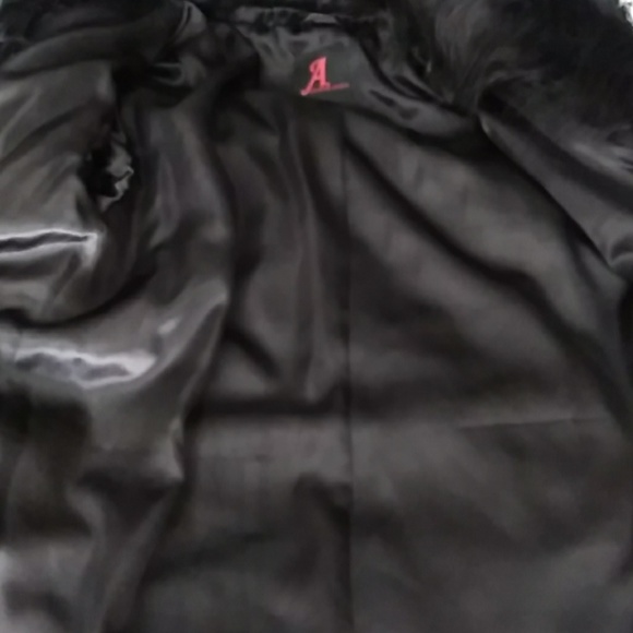 🔹️Adrienne Landau - Picture 4 of 10